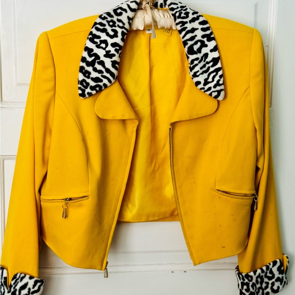 Chic Yellow Blazer with Animal Print Details